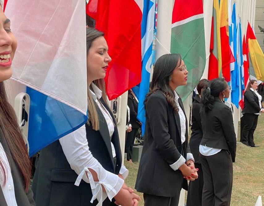Mujer virtuosa, su estima sobrepasa largamente a la de las piedras preciosas.